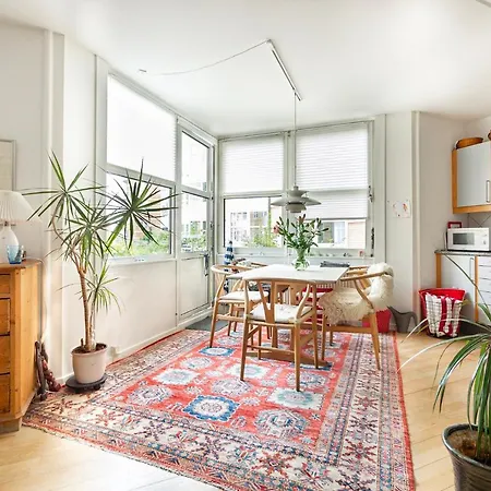 Bright With Access To A Huge Terrace *